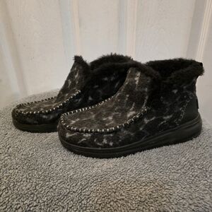 Cozy Black and Gray Fur-Lined Slippers